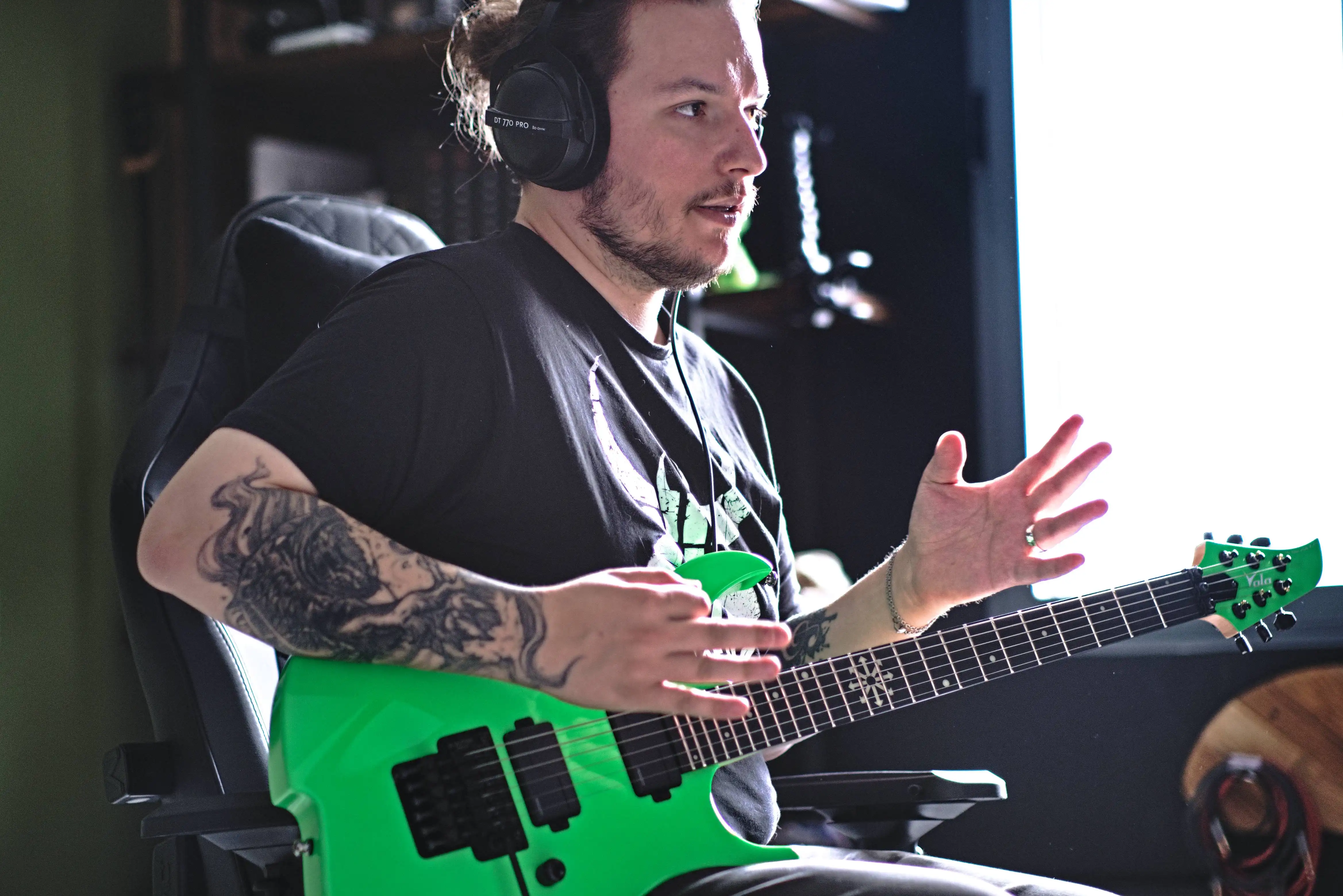 Julien Dutour à la guitare