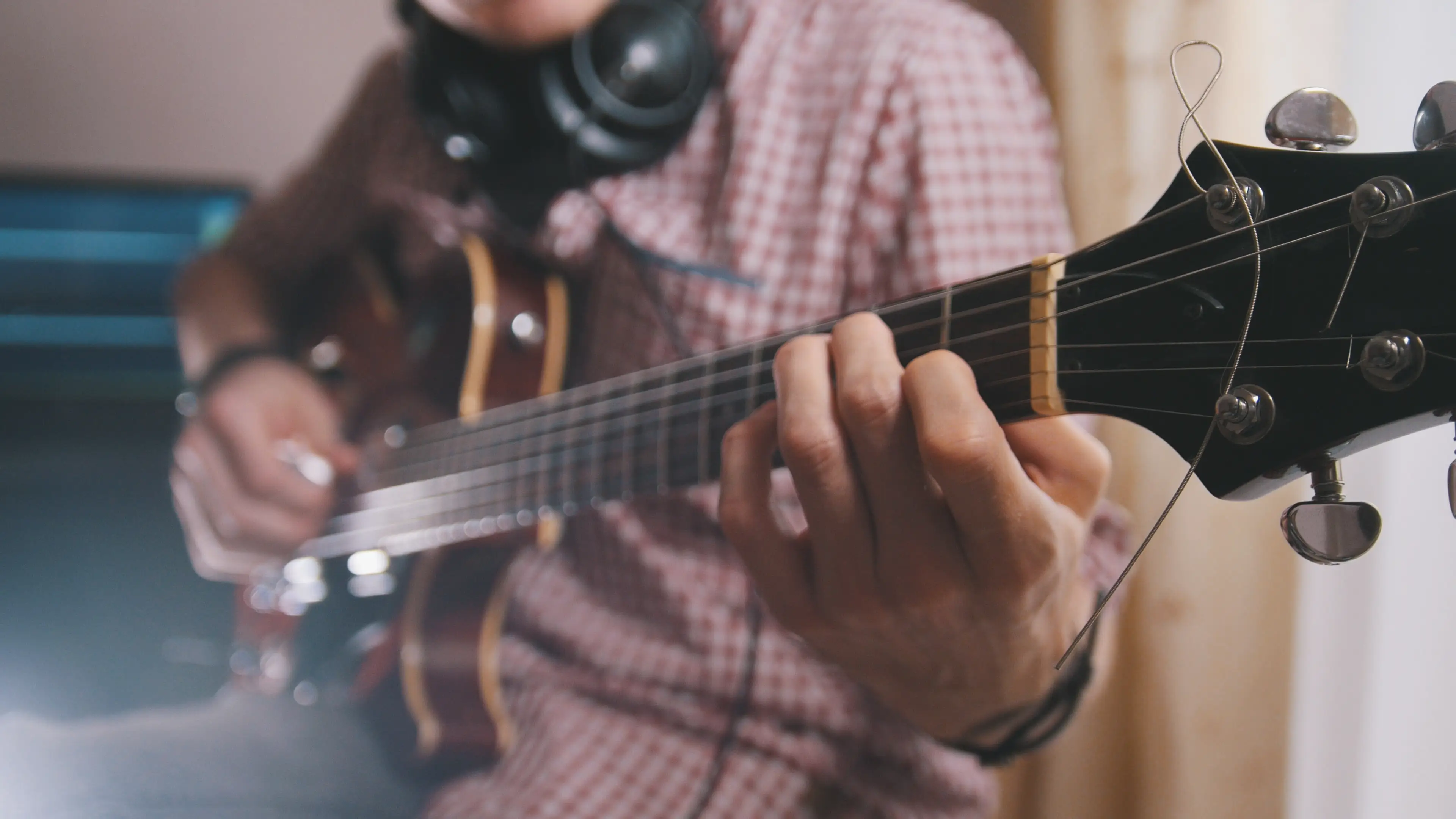 Séance courte et régulière pour reprendre la guitare