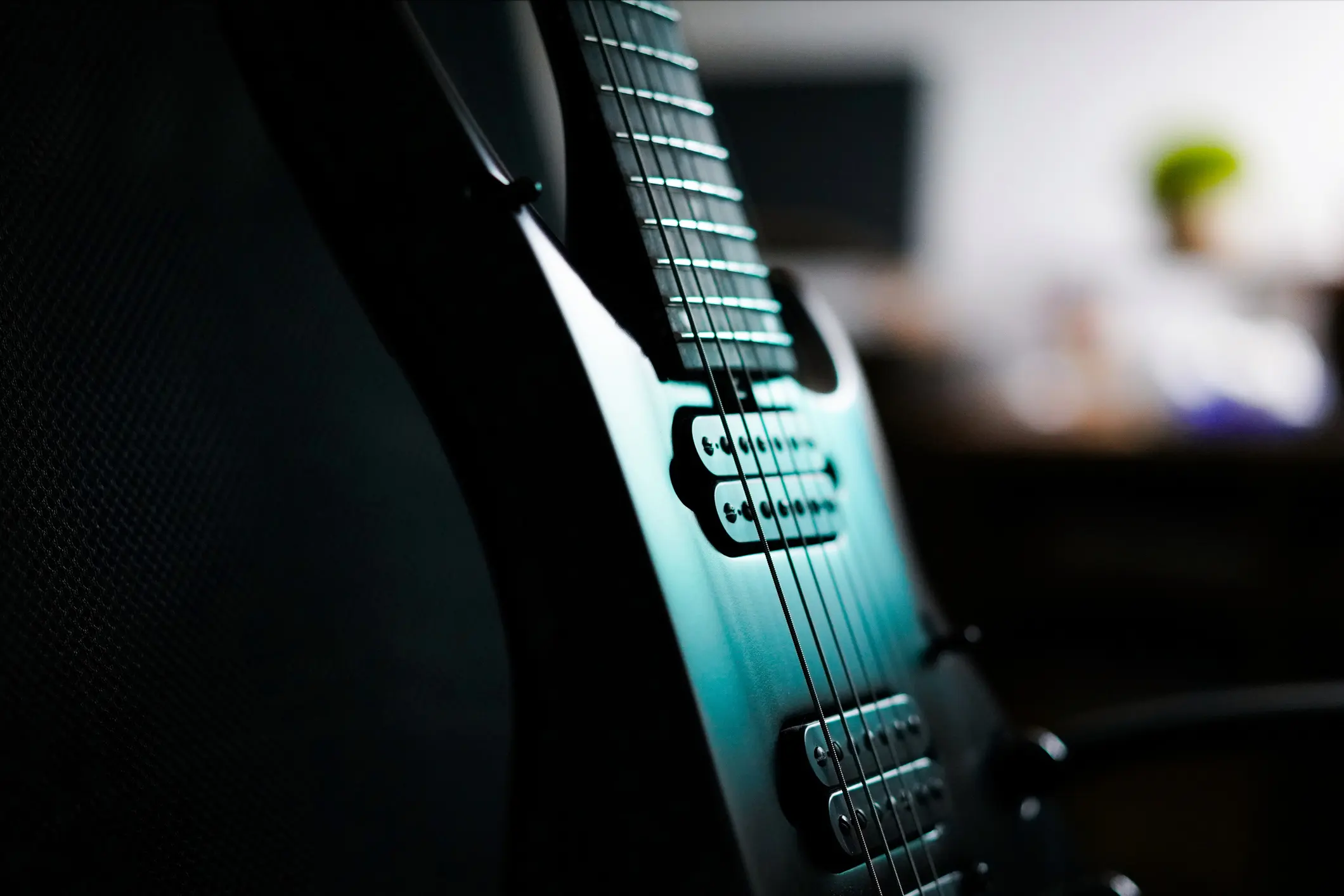Guitariste progressant au-delà de son ancien niveau